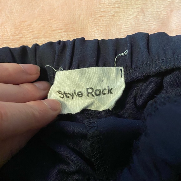 Style Rack Shorts - Picture 3 of 5